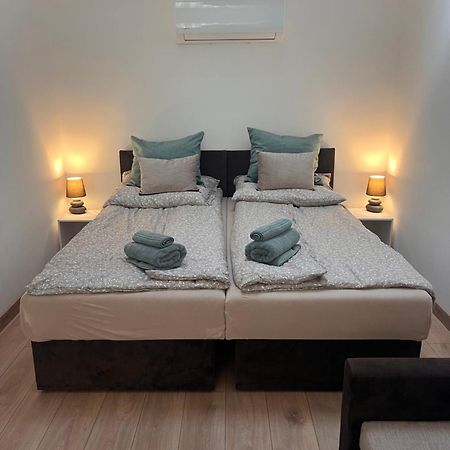 Pap Koez Apartman Apartment Sarvar Exterior photo
